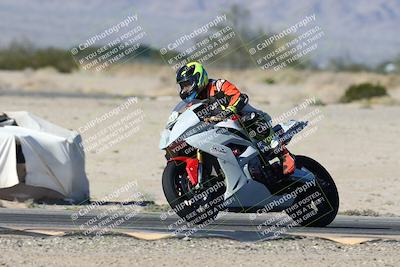 media/Dec-04-2025-Racers Edge (Thu) [[5ebc9f124d]]/3-B Group/1-Session 1 (Turn 7)/